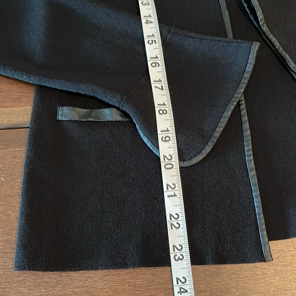 DUE per DUE Black Open Knit Cardigan Tulip wrists Sz. MD - Picture 13 of 15